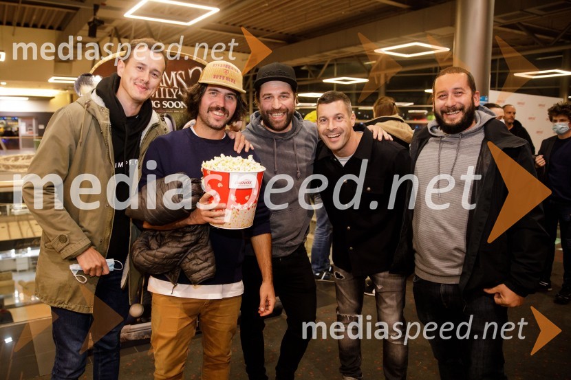  ... ;  ... ;  Aliash Tepina, igralec;  Klemen Bučan, radijski voditelj, stand-up komik, DJ;  ... Premiera filma Dune: Peščeni planet v Cineplexxu