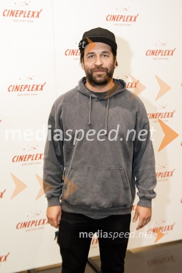  Aliash Tepina, igralecPremiera filma Dune: Peščeni planet v Cineplexxu