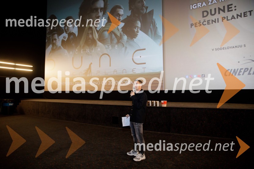  Klemen Bučan, radijski voditelj, stand-up komik, DJPremiera filma Dune: Peščeni planet v Cineplexxu