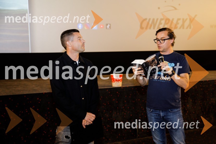  Klemen Bučan, radijski voditelj, stand-up komik, DJ;  Igor  Harb, prevajalec, filmski kritikPremiera filma Dune: Peščeni planet v Cineplexxu