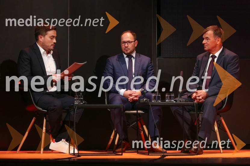  Matija Stepišnik, predsednik Društva slovenskih novinarjev, novinar in urednik;  Jernej Vrtovec, minister za infrastrukturo;  Andrej  Tumpej, direktor Dravskih elektrarn MariborLedinek Engineering je najboljše podjetje podravske regije leta 2020