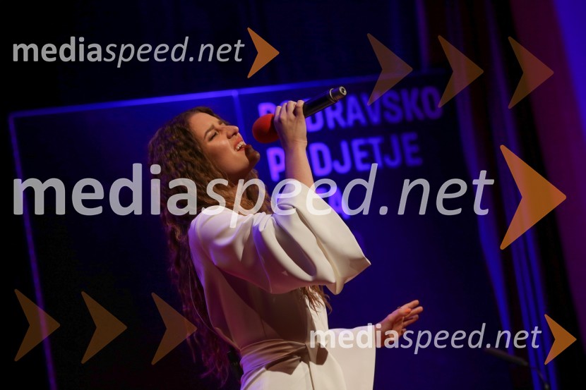  Maja Keuc, pevkaLedinek Engineering je najboljše podjetje podravske regije leta 2020