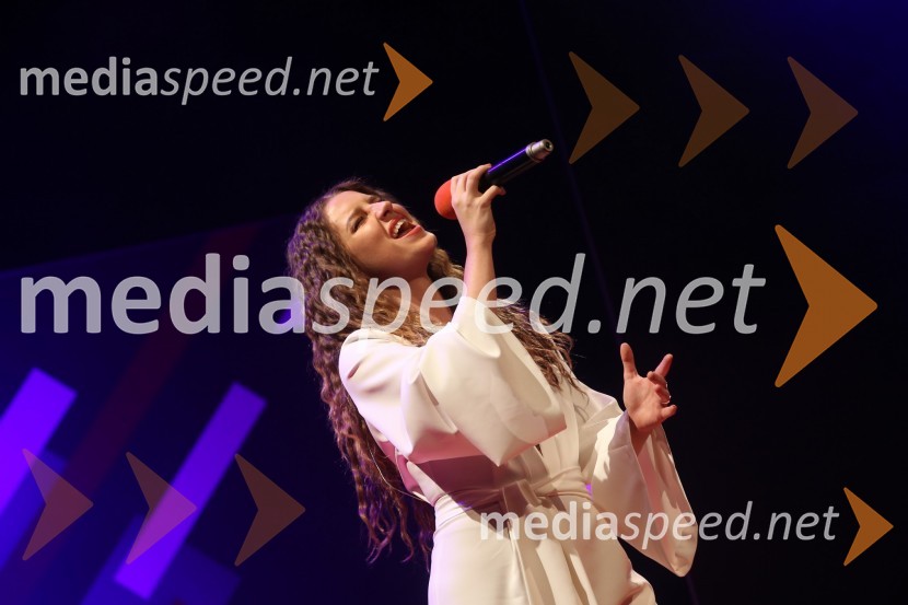  Maja Keuc, pevkaLedinek Engineering je najboljše podjetje podravske regije leta 2020