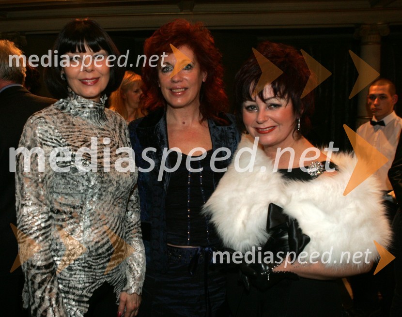 Nina Gazibara, ... in Zdenka KahneSlovenka leta 2005