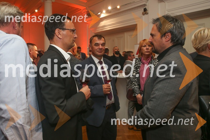  ... ;  Andrej  Tumpej, direktor Dravskih elektrarn Maribor;  Miha Klančar, direktor za področje prodaje in marketinga, Večer d.d.Ledinek Engineering je najboljše podjetje podravske regije leta 2020