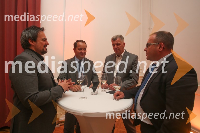  Miha Klančar, direktor za področje prodaje in marketinga, Večer d.d.;  ... ;  ... ;  ... Ledinek Engineering je najboljše podjetje podravske regije leta 2020