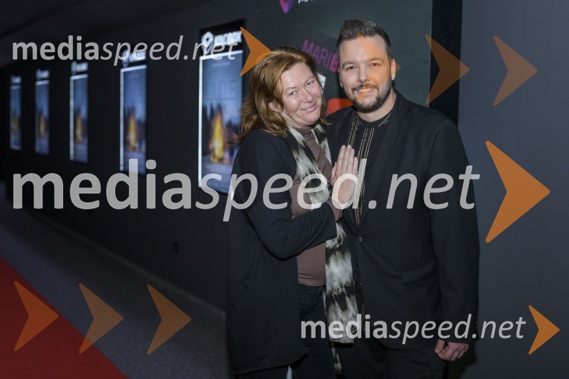  ... ;  Denis Bende Živčec, novinar, VečerNekoč so bili ljudje, premiera Gorana Vojnovića v Mariboxu