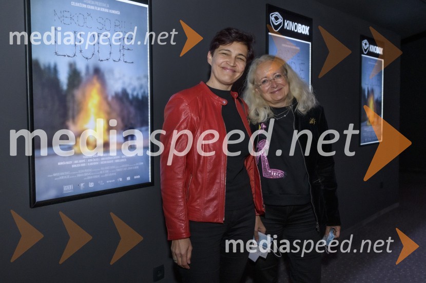  Jasna Murgel s prijateljicoNekoč so bili ljudje, premiera Gorana Vojnovića v Mariboxu