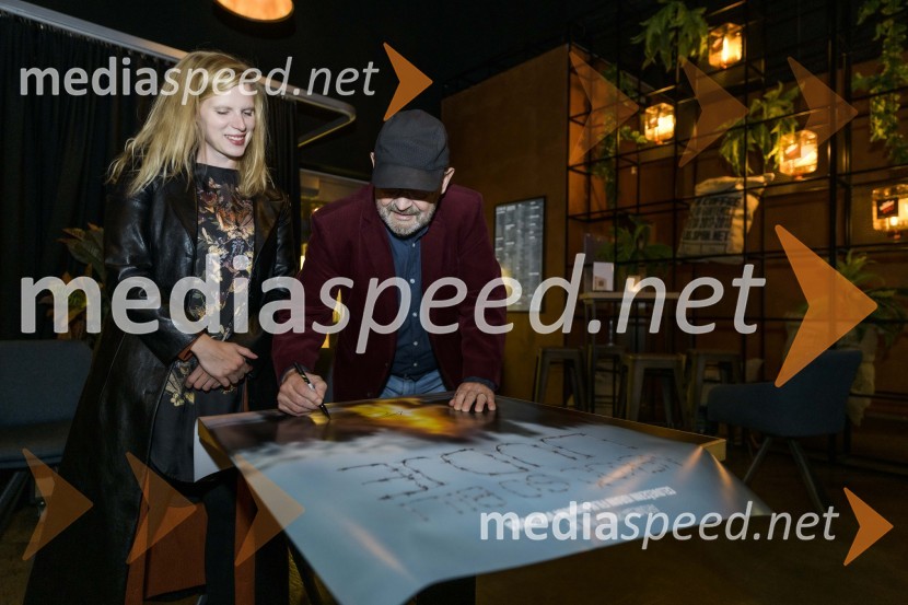  Maruša Majer, igralka, prejemnica nagrade Prešernovega sklada 2019;  Vlado Novak, igralecNekoč so bili ljudje, premiera Gorana Vojnovića v Mariboxu