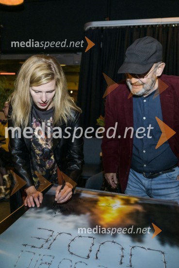  Maruša Majer, igralka, prejemnica nagrade Prešernovega sklada 2019;  Vlado Novak, igralecNekoč so bili ljudje, premiera Gorana Vojnovića v Mariboxu