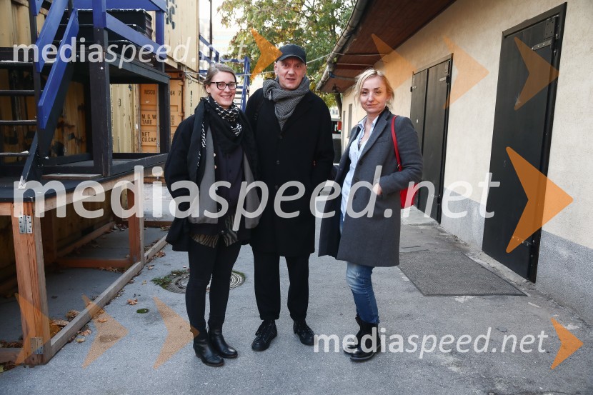  Urška Brodar, dramaturginja, Slovensko mladinsko gledališče;  Goran Injac, umetniški vodja, Slovensko mladinsko gledališče;  Tina Dobnik, producentka MASKAPremiera Zelda, Slovensko mladinsko gledališče