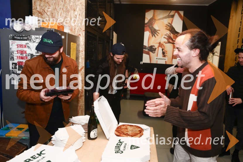  Stane Tomazin, igralec;  Vid Merlak, umetnik;  ... Premiera Zelda, Slovensko mladinsko gledališče