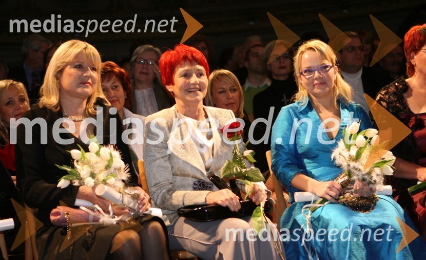 ..., Slovenka leta 2005 - Mojca Senčar, predsednica slovenskega združenja za boj proti raku dojk in Petra Rezar, učiteljica na šoli za gluhe in naglušneSlovenka leta 2005
