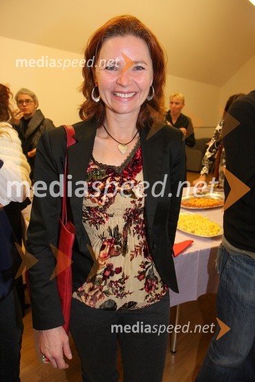 Vesna Jevnikar, igralkaSmeti na luni, premiera gledališke predstave