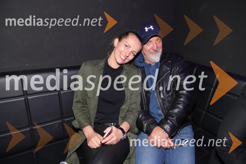 Dance again, zabava v klubu Feniks