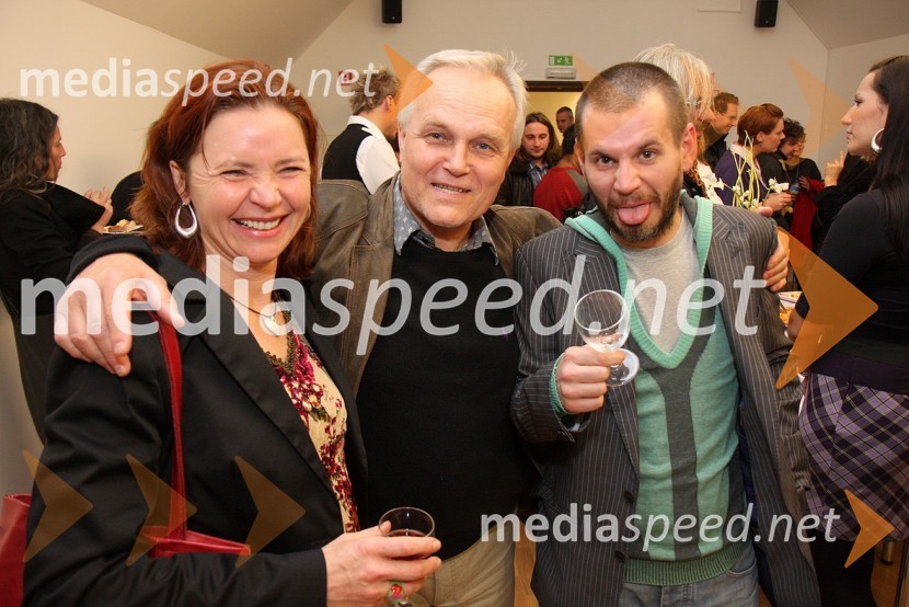 Vesna Jevnikar, igralka, Niko Goršič, igralec in režiser in Aljoša Ternovšek, igralecSmeti na luni, premiera gledališke predstave