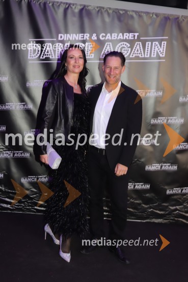  Melita Pipuš;  John Denhof, predsednik uprave NKBMDance again, zabava v klubu Feniks