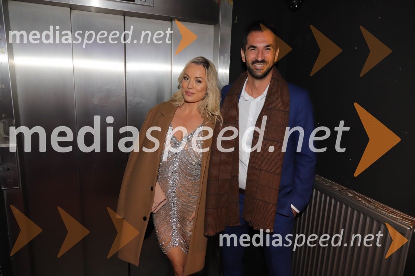  Katarina Benček, social media influencerka, avtorica knjige;  Marko  Pavlović, podjetnikDance again, zabava v klubu Feniks