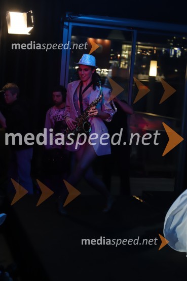 Dance again, zabava v klubu Feniks