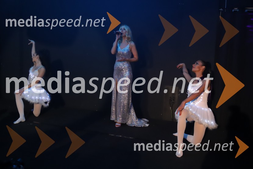 Dance again, zabava v klubu Feniks