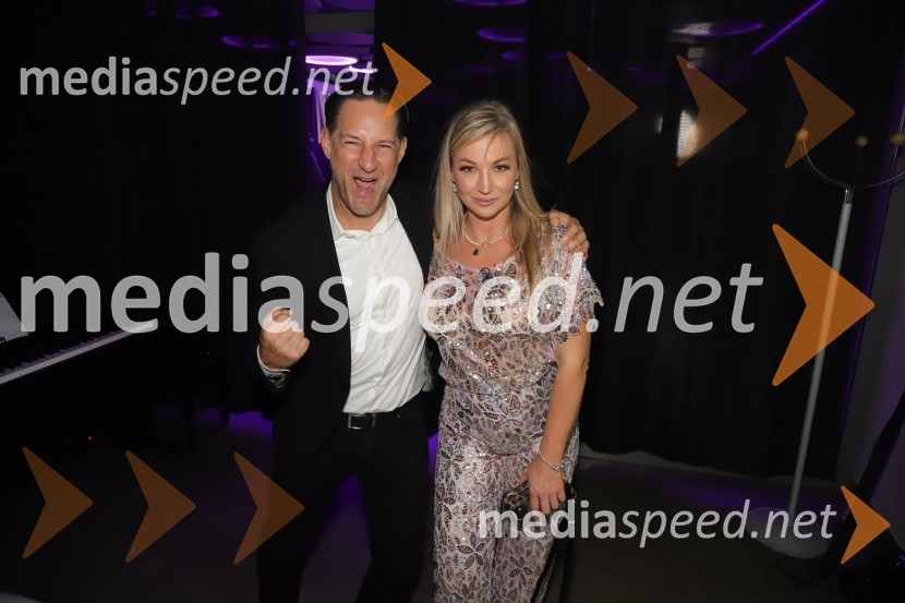  John Denhof, predsednik uprave NKBM;  Nika  Čukur,  ShowRoom eventsDance again, zabava v klubu Feniks