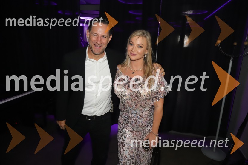  John Denhof, predsednik uprave NKBM;  Nika  Čukur,  ShowRoom eventsDance again, zabava v klubu Feniks