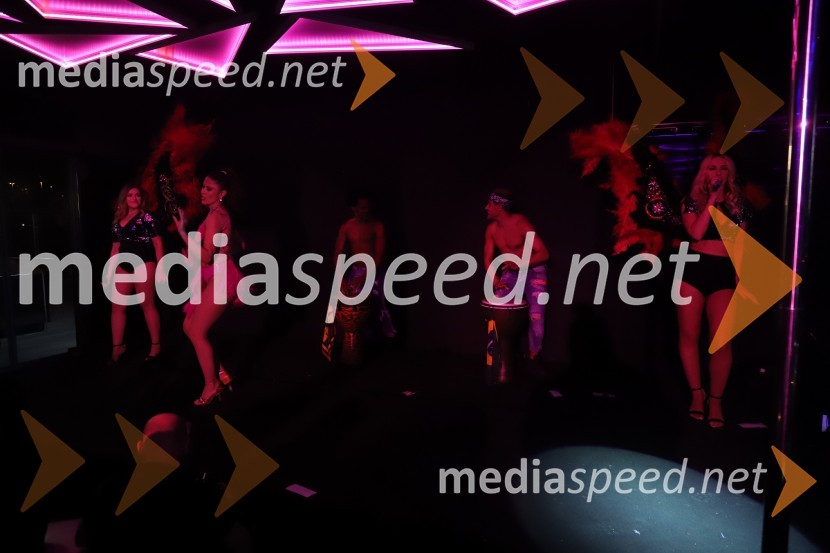 Dance again, zabava v klubu Feniks