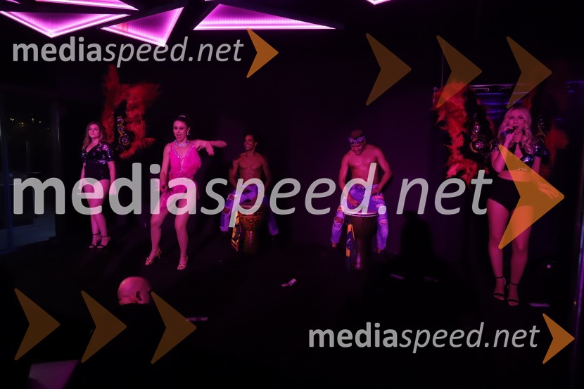 Dance again, zabava v klubu Feniks