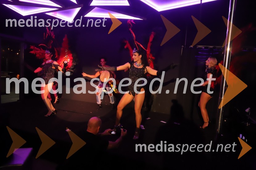 Dance again, zabava v klubu Feniks