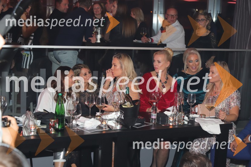  Pika  Zrim, The50thAvenue, Le Specs Slovenija;  Gordana Grandošek Whiddon, plesalka, lastnica blagovne znamke GGW;  Katarina Benček, social media influencerka, avtorica knjige;  Andreja  Medvedič, lastnica in direktorica Sense Wellness Cluba;  Carmen Osovnikar;  Nika  Čukur,  ShowRoom eventsDance again, zabava v klubu Feniks