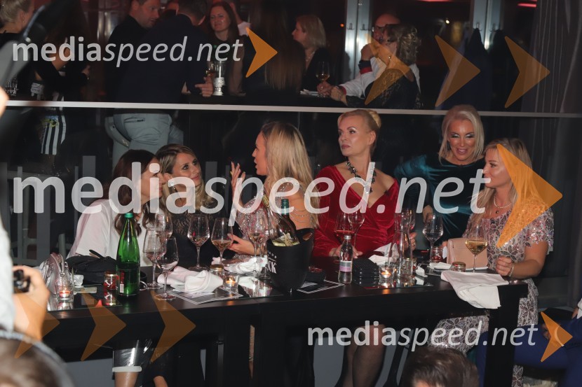  Pika  Zrim, The50thAvenue, Le Specs Slovenija;  Gordana Grandošek Whiddon, plesalka, lastnica blagovne znamke GGW;  Katarina Benček, social media influencerka, avtorica knjige;  Andreja  Medvedič, lastnica in direktorica Sense Wellness Cluba;  Carmen Osovnikar;  Nika  Čukur,  ShowRoom eventsDance again, zabava v klubu Feniks