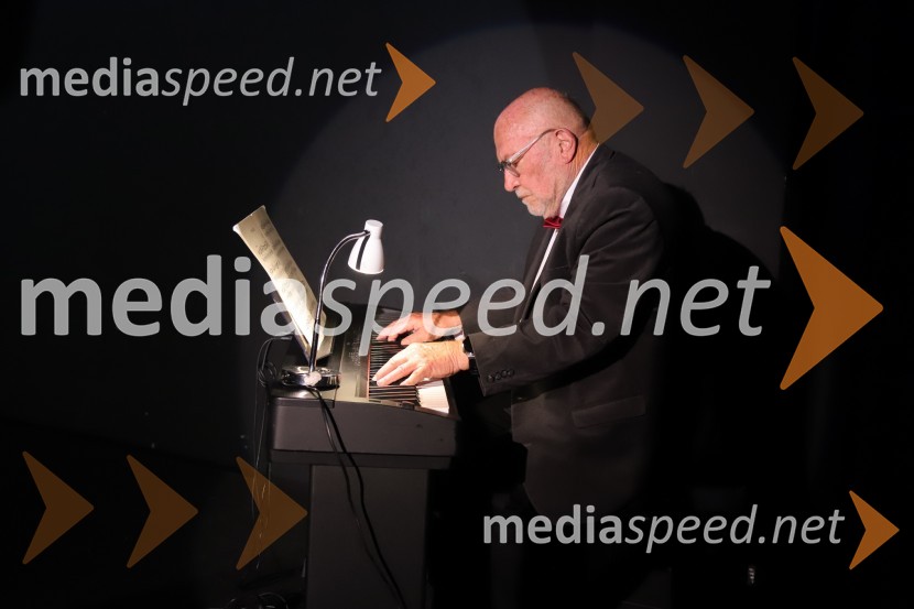  Igor Orešič, arhitekt, slikar Dance again, zabava v klubu Feniks