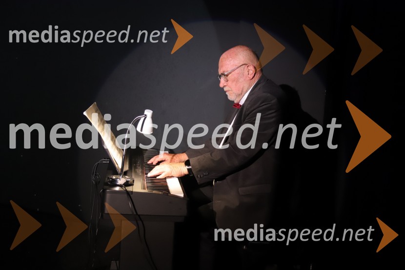  Igor Orešič, arhitekt, slikar Dance again, zabava v klubu Feniks