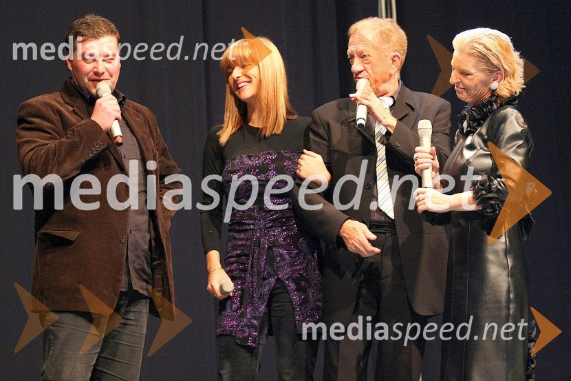 Robert Erjavec, novinar, voditelj na Pop tv-ju in voditelj prireditve, Jasna Kuljaj, TV voditeljica in voditeljica prireditve, Toni Gašperič, humorist in voditelj prireditve in Renata Mikec, odgovorna urednica Radia Krka in voditeljica prireditvePoglej me, dobrodelni koncert za nakup mamografa