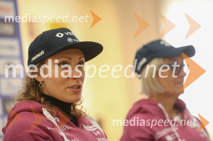  Ilka Štuhec, slovenska alpska smučarkaIlka Štuhec, novinarska konferenca pred začetkom sezone