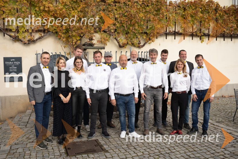  Borut  Cvetko, kreativni direktor, Mediaspeed;  Natalija Cvetko, vodja projektov, Mediaspeed;  Pavel Jarc, Vino Jarc;  Lucija Mukenauer, 19. svečinska vinska kraljica, vino Mukenauer;  Gregor Tašner, Puklavec Family Wines;  ... ;  Boštjan Protner, vinar, Hiša Joannes Protner;  Jurij Cvitanič, Vinogradništvo Cvitanič;  ... ;  Sandi  Fleisinger, Kmetija Fleisinger;  Dušan  Mulec, Vinogradništvo Mulec;  Amadeja Tacer, Radgonske gorice d.d.;  Matija  Jagrič, Hiša vin EminoPubec 2021, novinarska konferenca