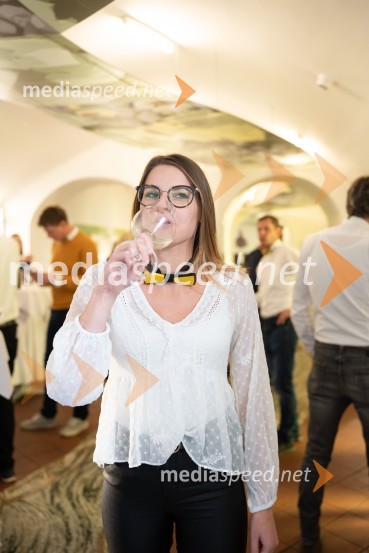  Lucija Mukenauer, 19. svečinska vinska kraljica, vino MukenauerPubec 2021, novinarska konferenca