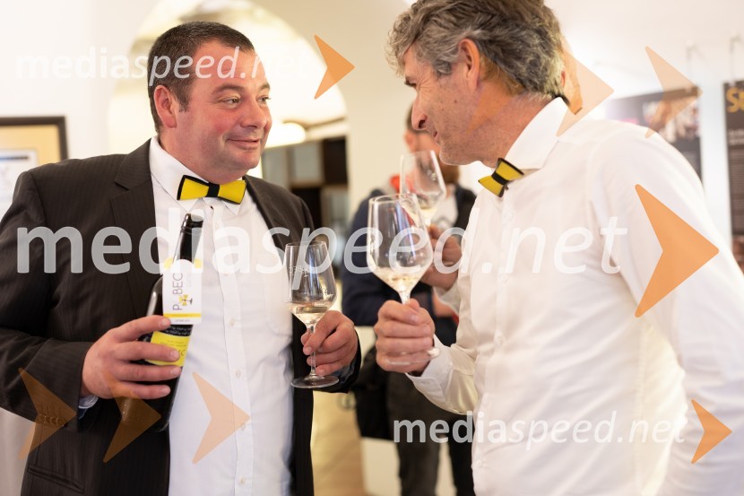  Dušan  Mulec, Vinogradništvo Mulec;  Robert  Hafner, Vinarstvo HafnerPubec 2021, novinarska konferenca