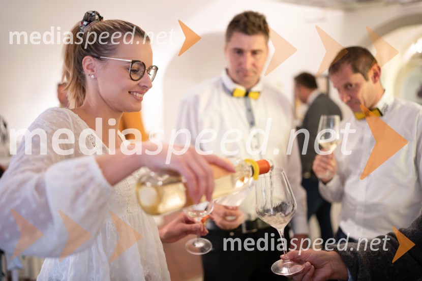  Lucija Mukenauer, 19. svečinska vinska kraljica, vino MukenauerPubec 2021, novinarska konferenca