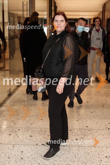  Teja Pelko, novinarka, Svet24Avgust v okrožju Osage, premiera drame