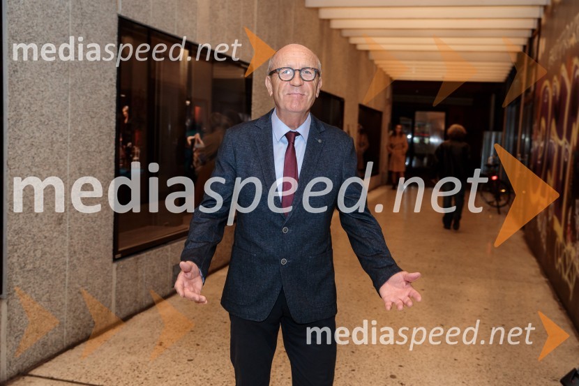  Branko PavlinAvgust v okrožju Osage, premiera drame