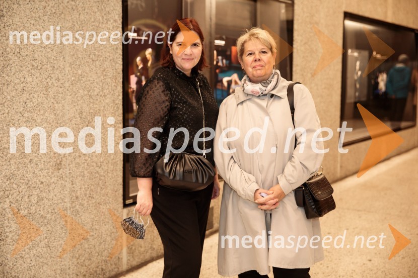  Teja Pelko, novinarka, Svet24;  Irena  Butoln, germanistkaAvgust v okrožju Osage, premiera drame