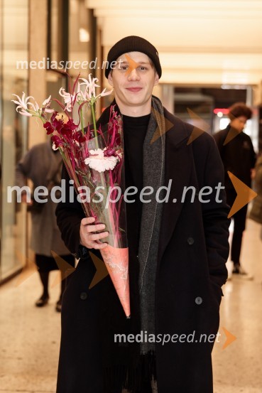  Timon Šturbej, igralecAvgust v okrožju Osage, premiera drame