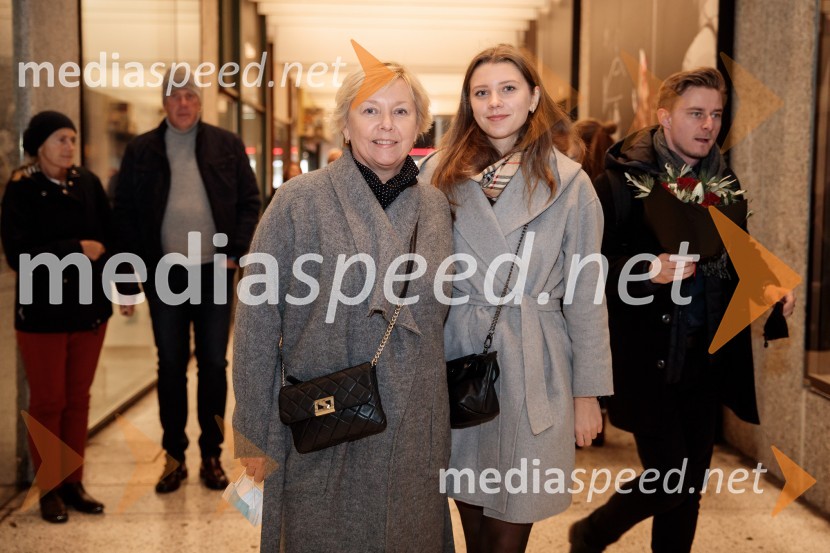 Darja Groznik in njena hči EmaAvgust v okrožju Osage, premiera drame