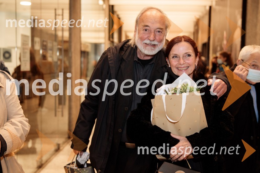  Karpo Godina, režiser;  Darja Hlavka Godina, glasbena oblikovalkaAvgust v okrožju Osage, premiera drame