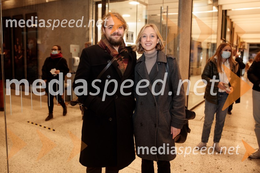  Luka Marcen, režiser;  Lara Ekar Grlj, koreografinjaAvgust v okrožju Osage, premiera drame