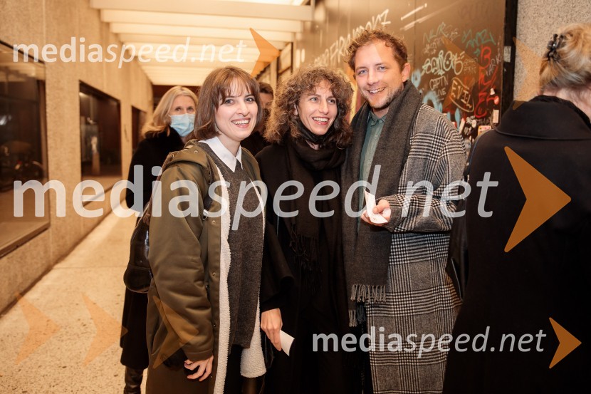  Tery  Žeželj, dramaturginja;  ... ;  Jaka Smerkolj Simoneti, dramaturg in kritikAvgust v okrožju Osage, premiera drame