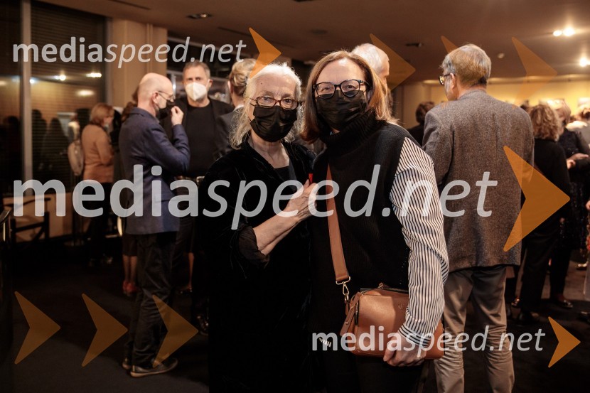  Barbara Berce;  ... Avgust v okrožju Osage, premiera drame