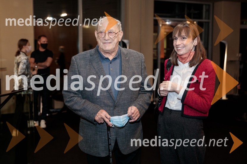  Marko Simčič, igralec;  Zala Simčič, kreativka in asistentka vodje marketinga Radia ŠtudentAvgust v okrožju Osage, premiera drame