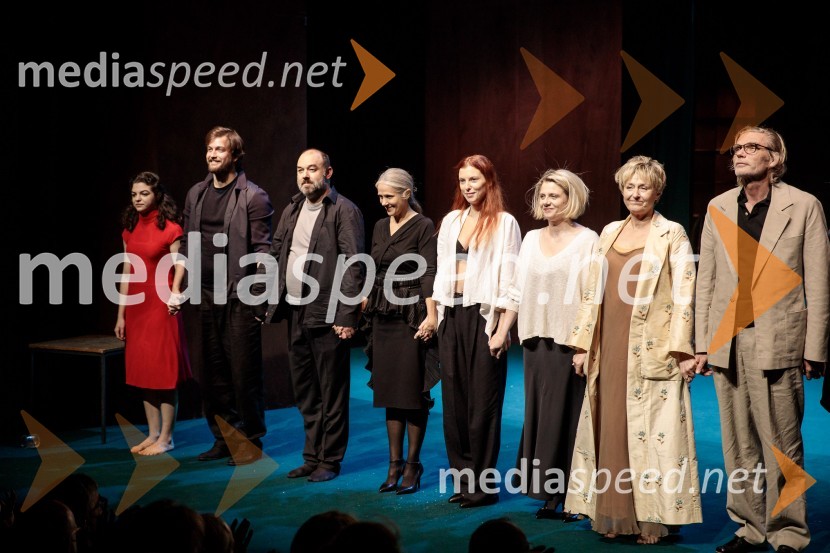  Diana  Kolenc, igralka;  Filip Samobor, igralec;  Gaber K. Trseglav, igralec;  Nataša Tič Ralijan, igralka;  Tina Potočnik Vrhovnik, igralka;  Jana Zupančič, igralka;  Judita Zidar, igralka;  Boris  Kerč, igralecAvgust v okrožju Osage, premiera drame